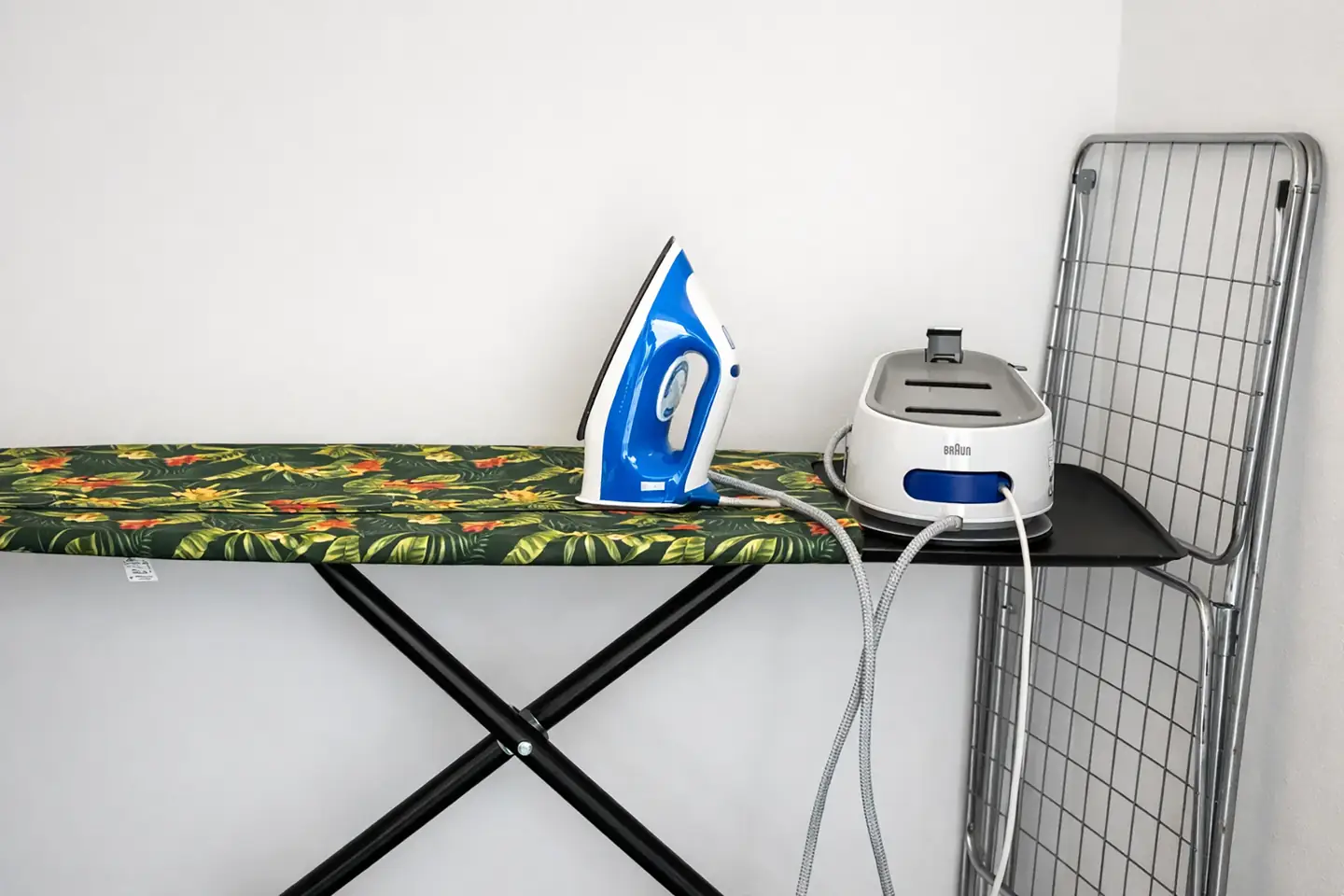 Laundry ironing station