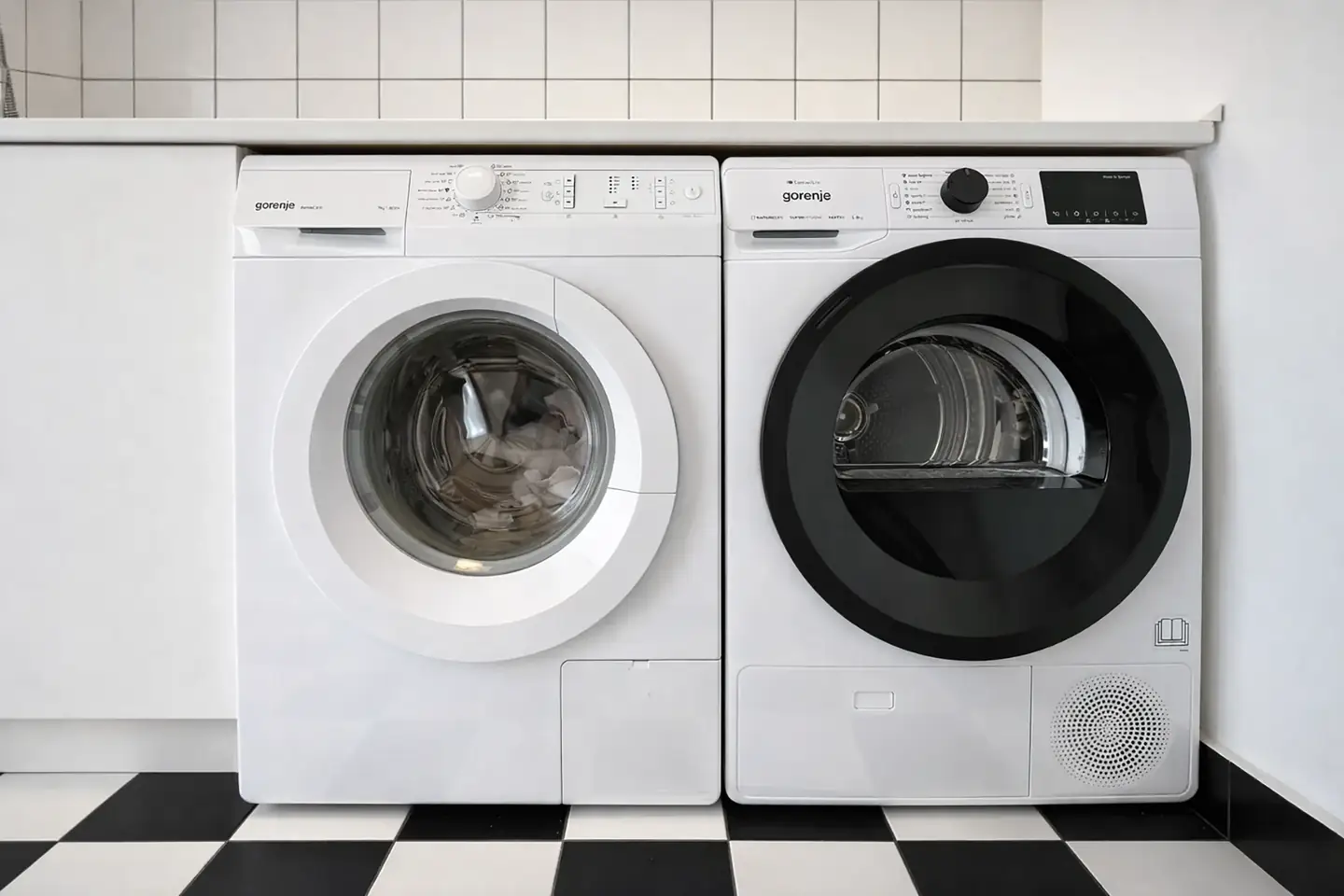 Laundry washing and drying machines