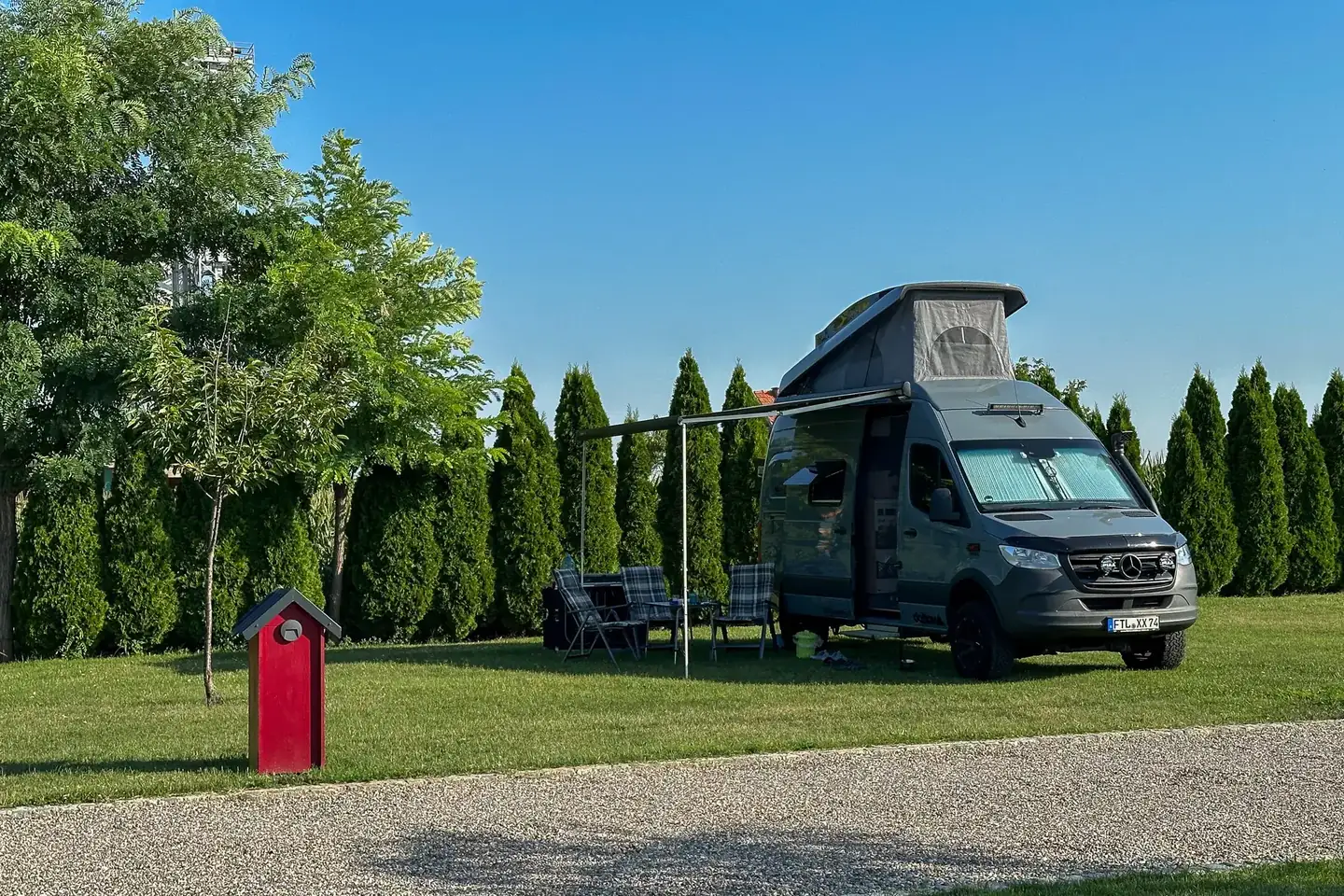 Rooftop tent camper pitch