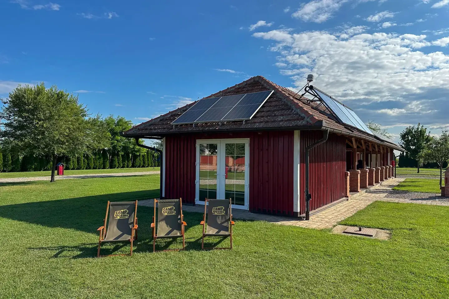 Sanitary building solar powered