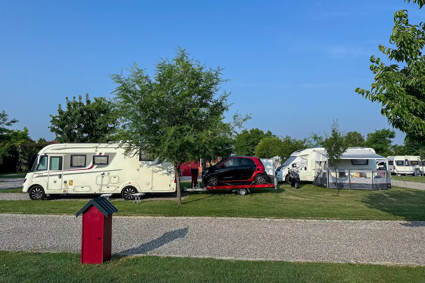 Spacious camper pitches